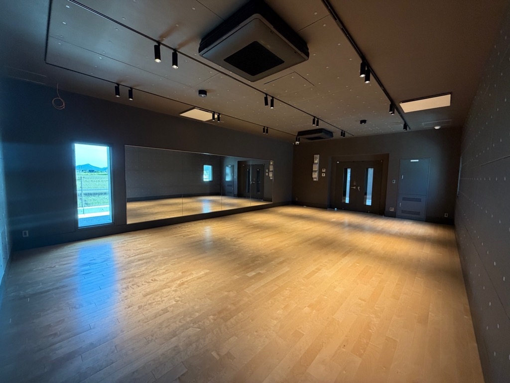 屋内交流施設 スタジオIgunityはやしま